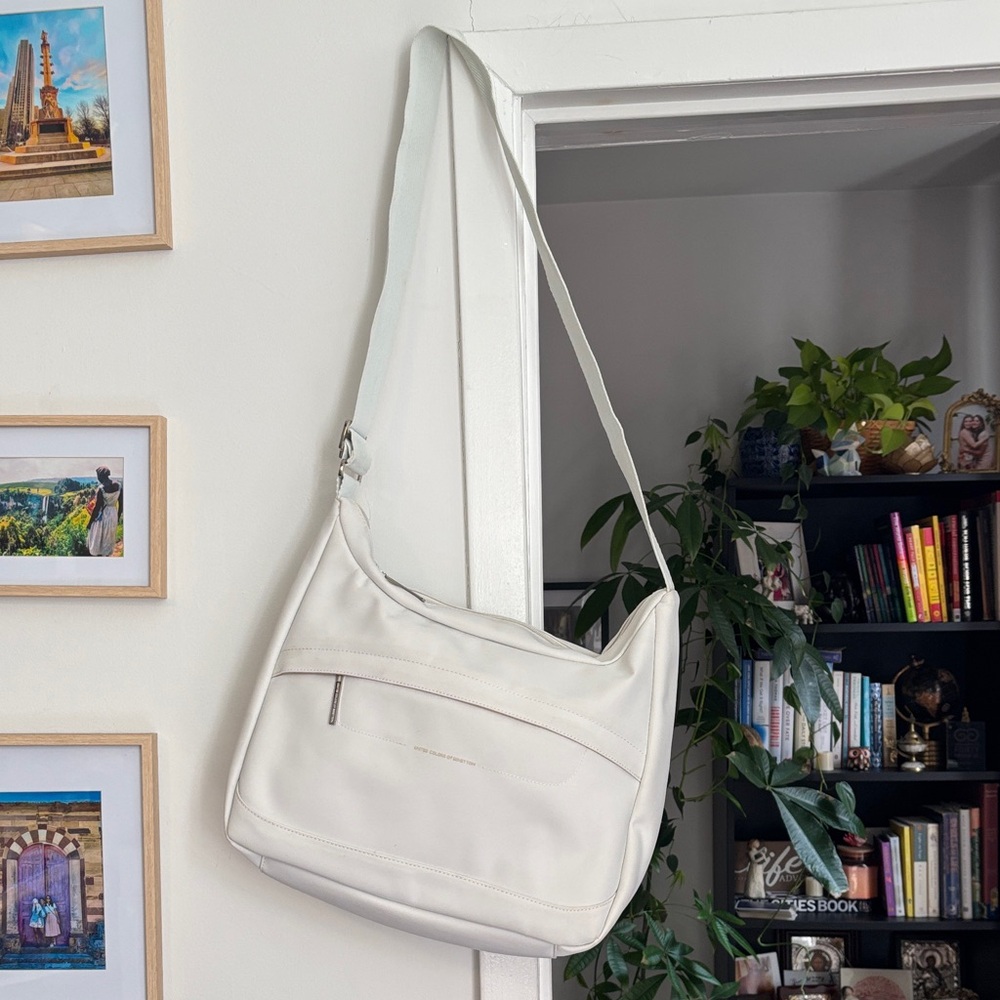UNITED COLORS OF BENNETON White Leather Crossbody Shoulder Bag Unisex